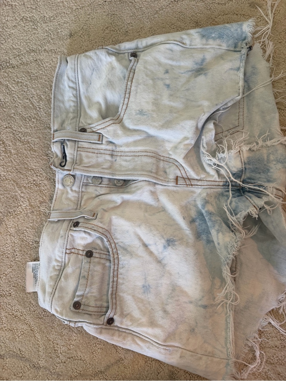 Women’s Cropped Tie-Dye Denim Shorts — Light Blue